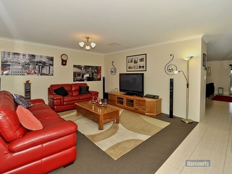 32 Carissa Turn, Halls Head WA 6210