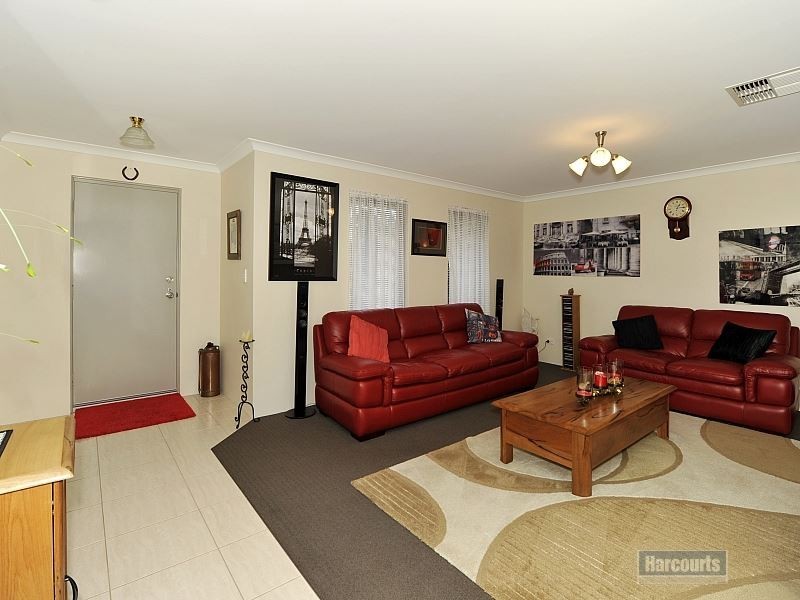 32 Carissa Turn, Halls Head WA 6210