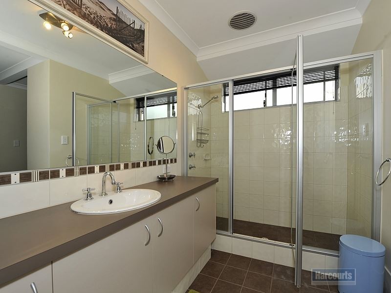 32 Carissa Turn, Halls Head WA 6210