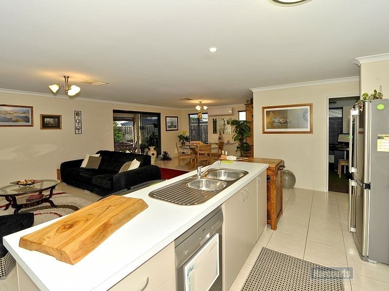 32 Carissa Turn, Halls Head WA 6210