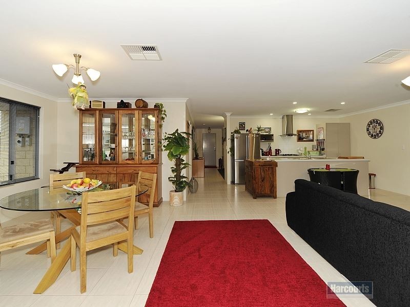 32 Carissa Turn, Halls Head WA 6210