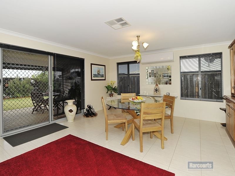 32 Carissa Turn, Halls Head WA 6210