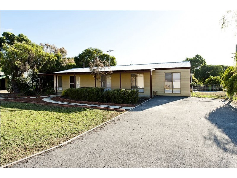 2 Tuart Court, Preston Beach WA 6215