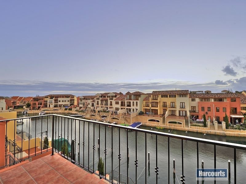 100/18 Port Quays, Wannanup WA 6210