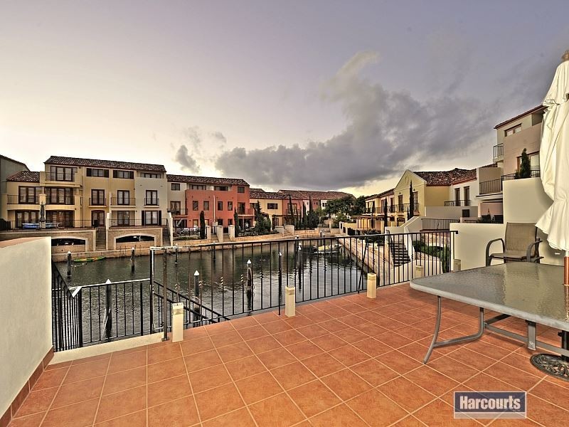 100/18 Port Quays, Wannanup WA 6210