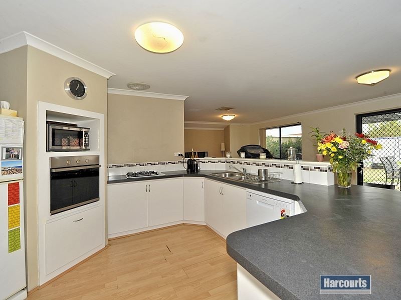 17 Camden Way, Meadow Springs WA 6210