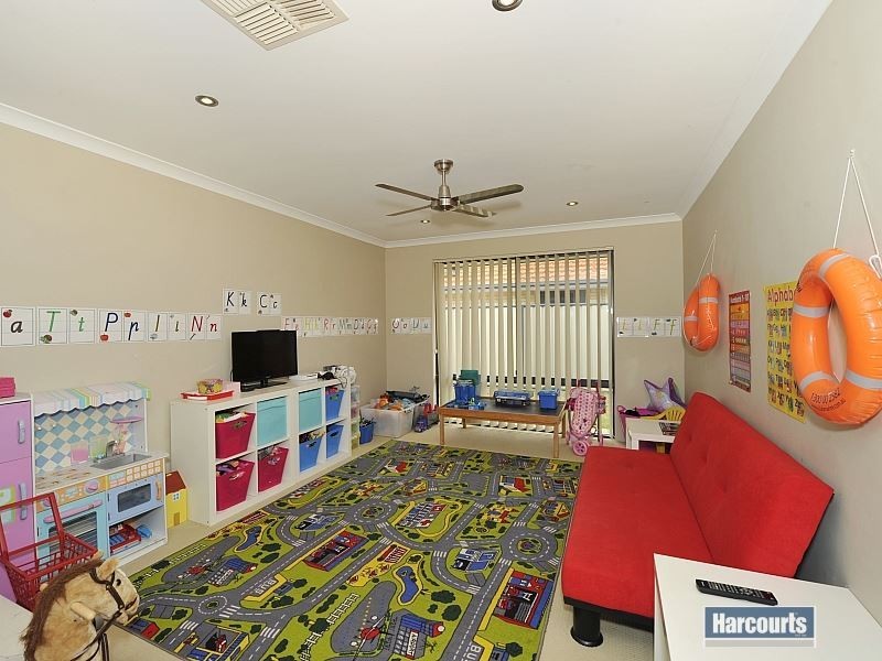 17 Camden Way, Meadow Springs WA 6210