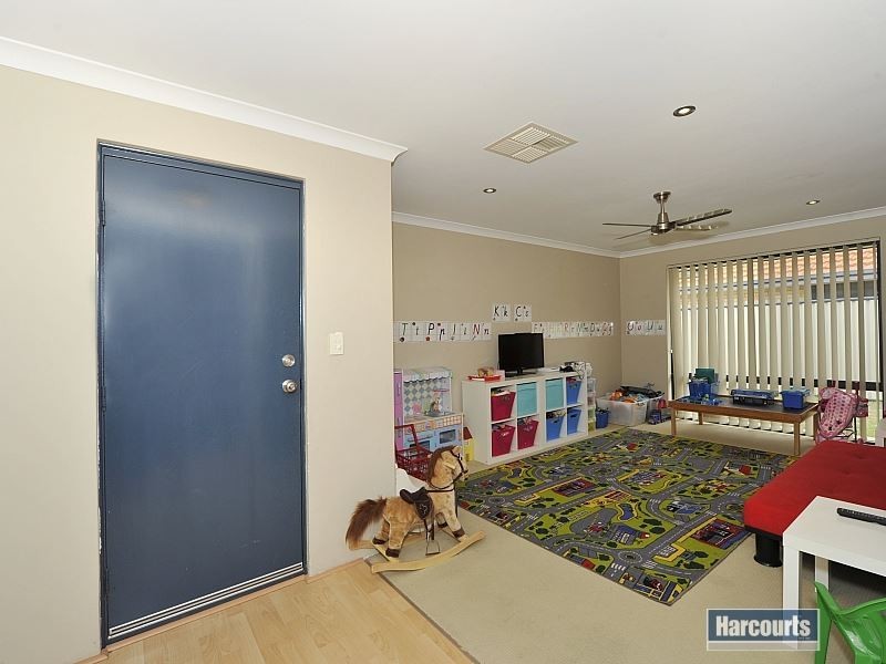 17 Camden Way, Meadow Springs WA 6210