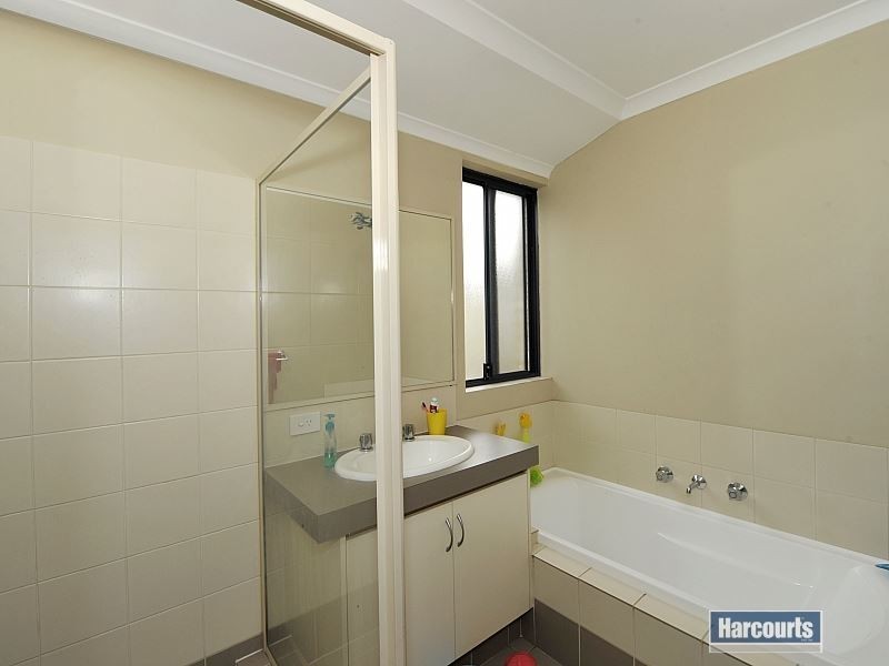 17 Camden Way, Meadow Springs WA 6210