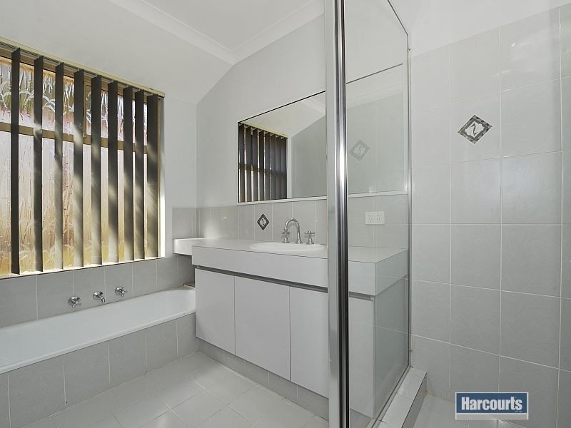 15 Berrigan Row, Halls Head WA 6210