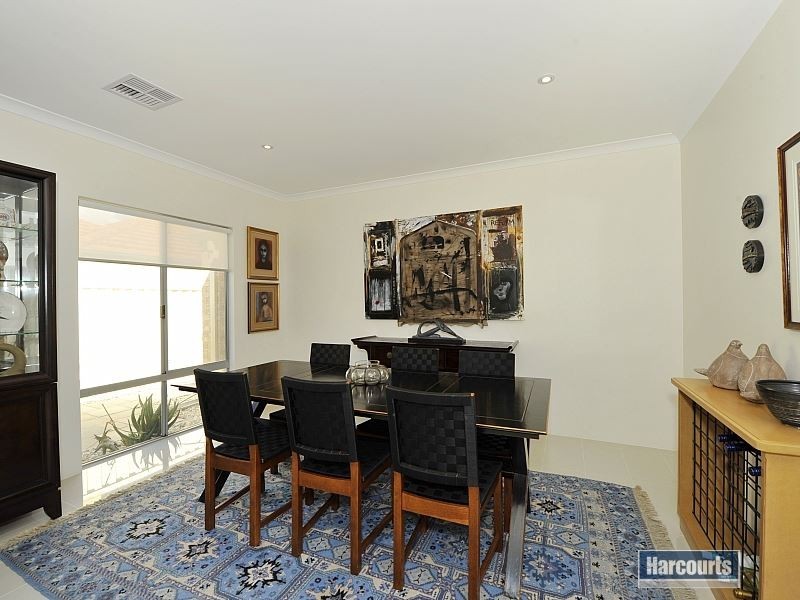 19 Sharperton Meander, Dudley Park WA 6210