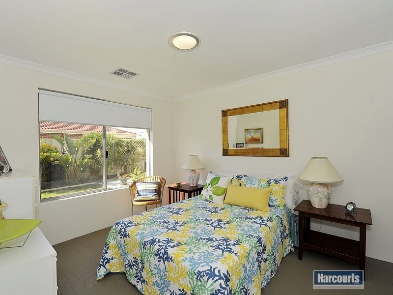 19 Sharperton Meander, Dudley Park WA 6210