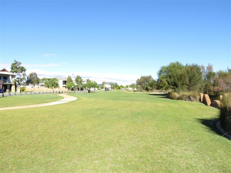 71 Darwin Terrace, Dudley Park WA 6210