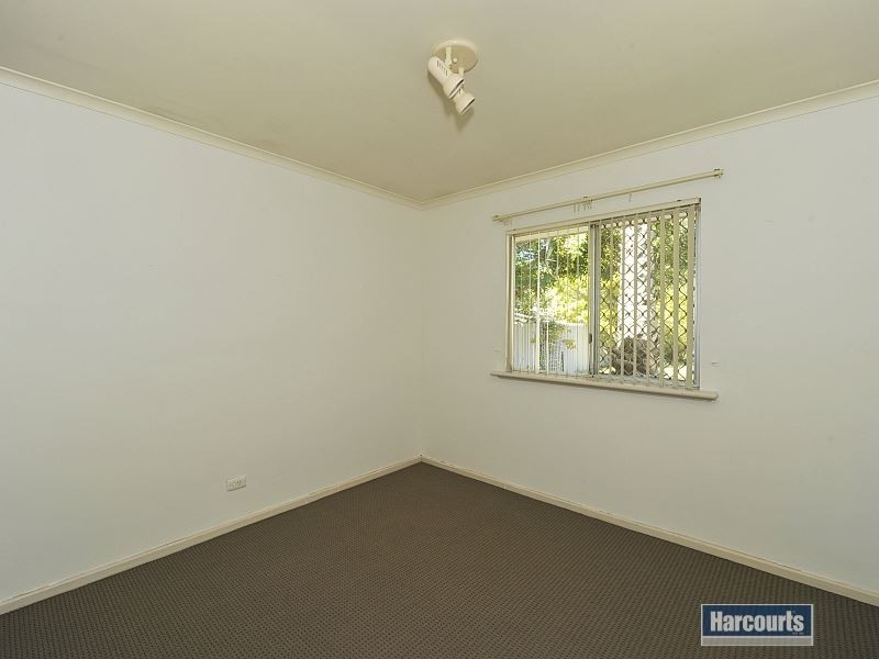 9 Derek Road, Coodanup WA 6210