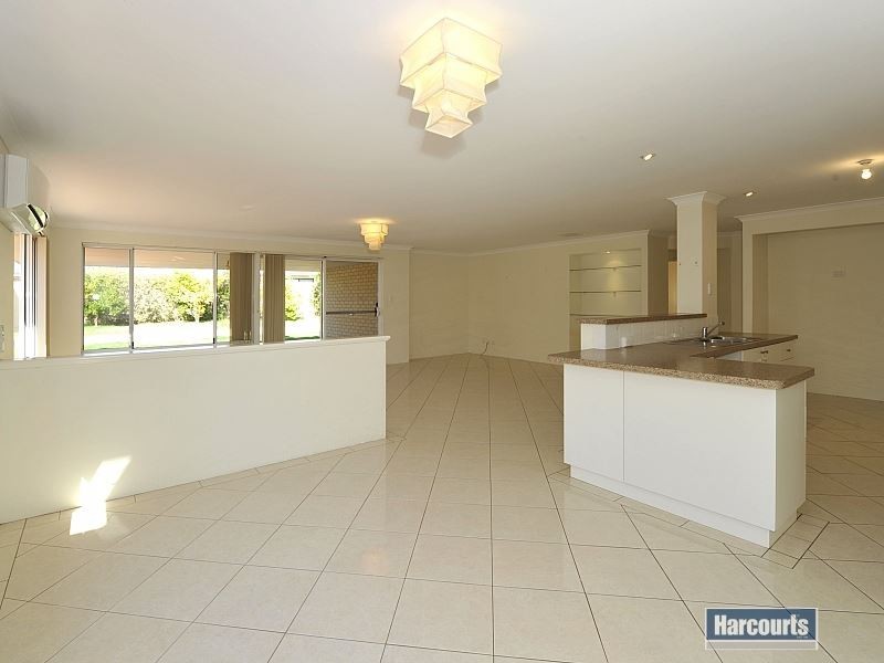 34 Ravendale Drive, Dudley Park WA 6210