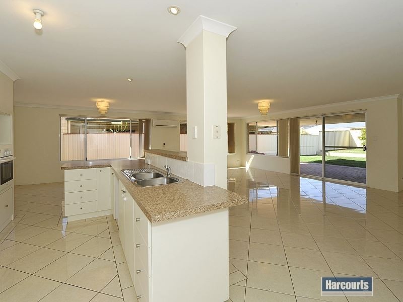 34 Ravendale Drive, Dudley Park WA 6210