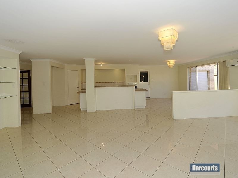 34 Ravendale Drive, Dudley Park WA 6210