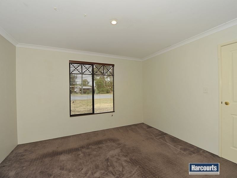 27 King Drive, Wannanup WA 6210