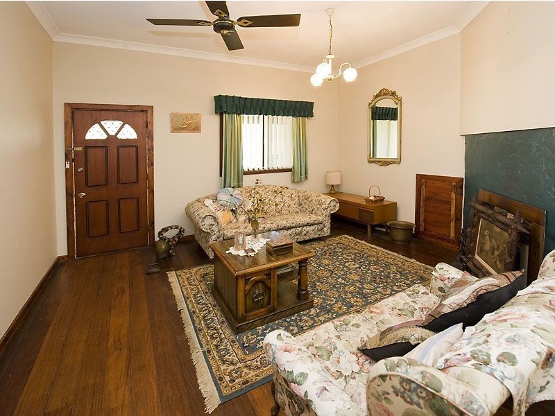 32 Millar Street, Waroona WA 6215