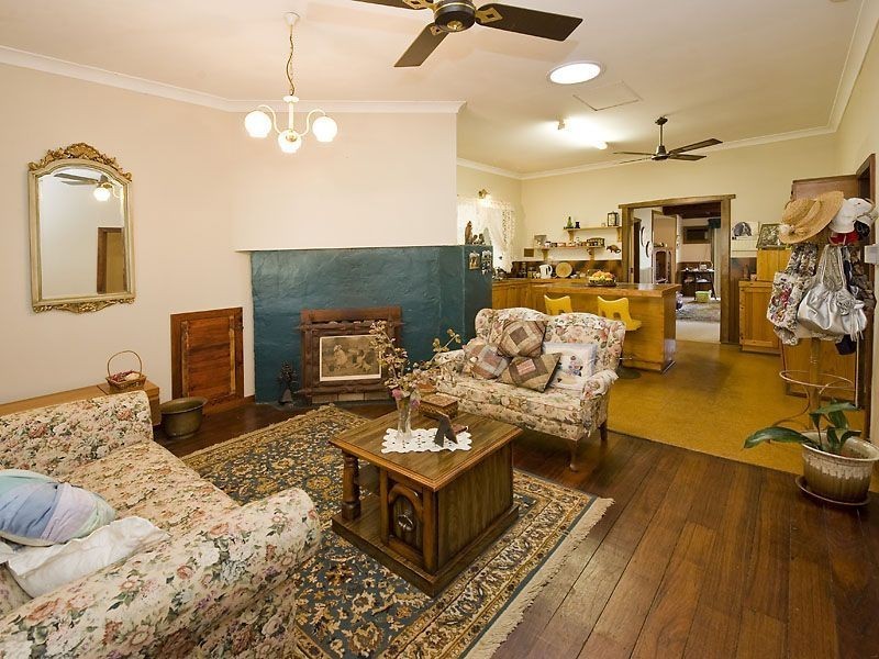 32 Millar Street, Waroona WA 6215