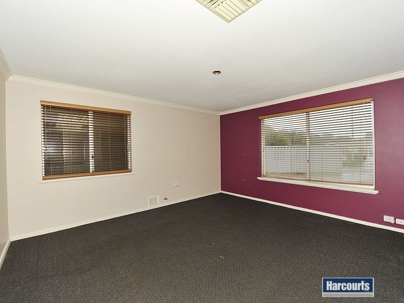 9 Oakdale Close, Halls Head WA 6210