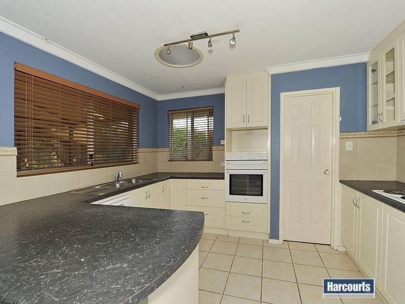 9 Oakdale Close, Halls Head WA 6210