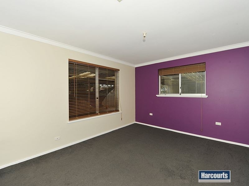 9 Oakdale Close, Halls Head WA 6210