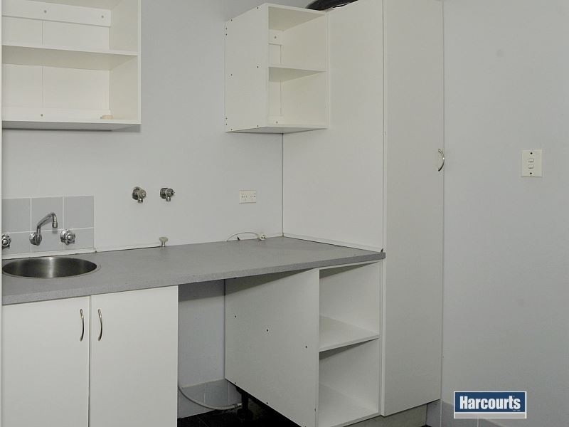 9 Oakdale Close, Halls Head WA 6210