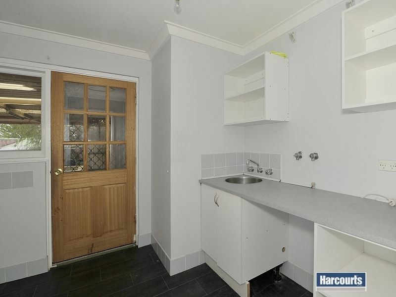 9 Oakdale Close, Halls Head WA 6210