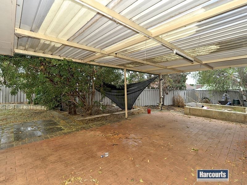 9 Oakdale Close, Halls Head WA 6210