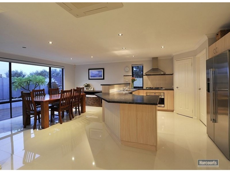 2 Bush View, Wannanup WA 6210