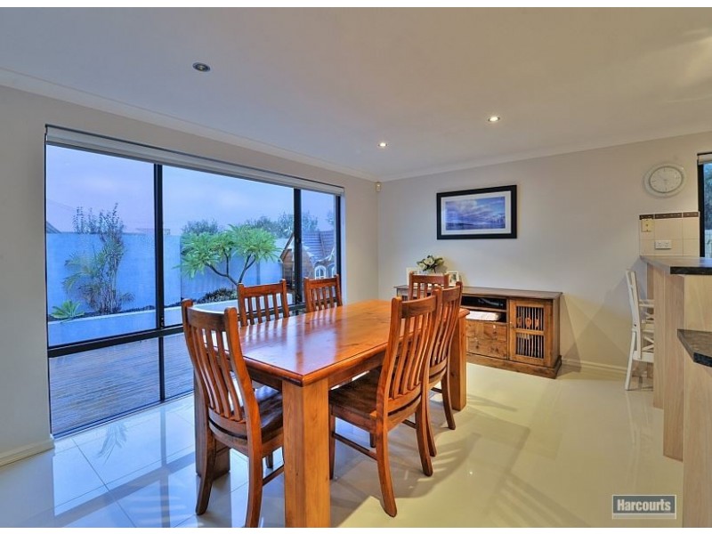 2 Bush View, Wannanup WA 6210