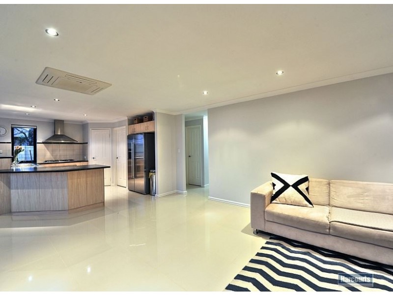 2 Bush View, Wannanup WA 6210