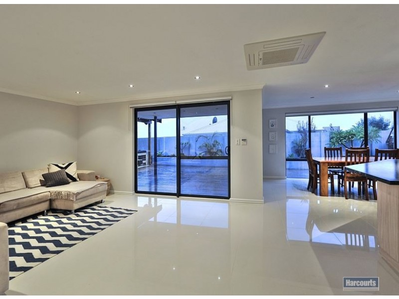 2 Bush View, Wannanup WA 6210