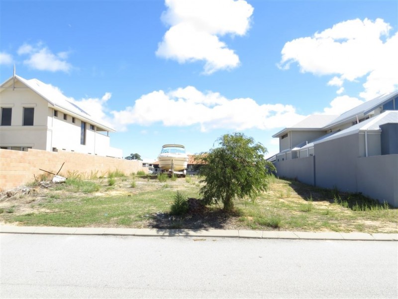 37 Leisure Way, Halls Head WA 6210