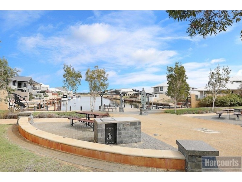 19 Arcadia Close, Dudley Park WA 6210