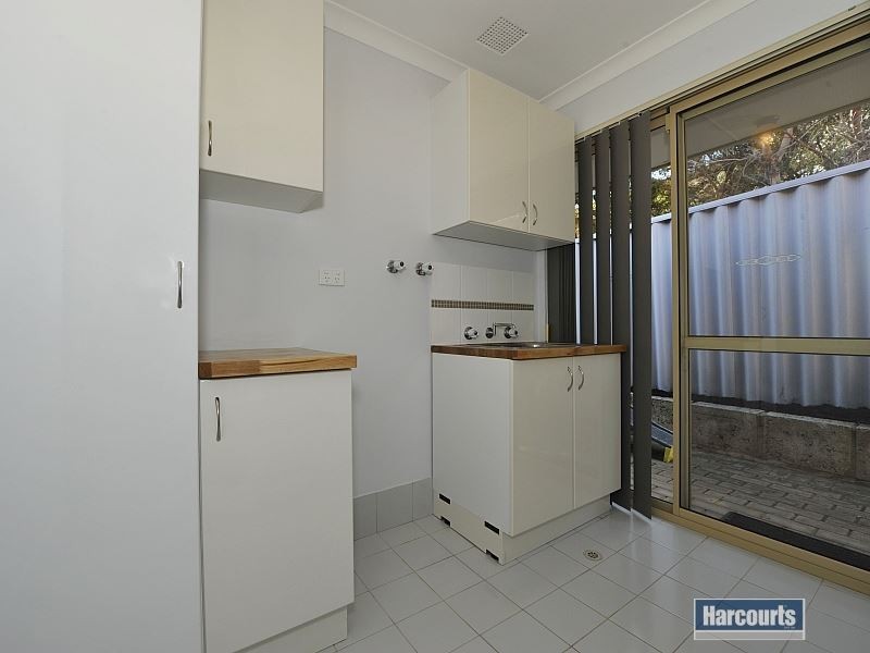 15 Berrigan Row, Halls Head WA 6210