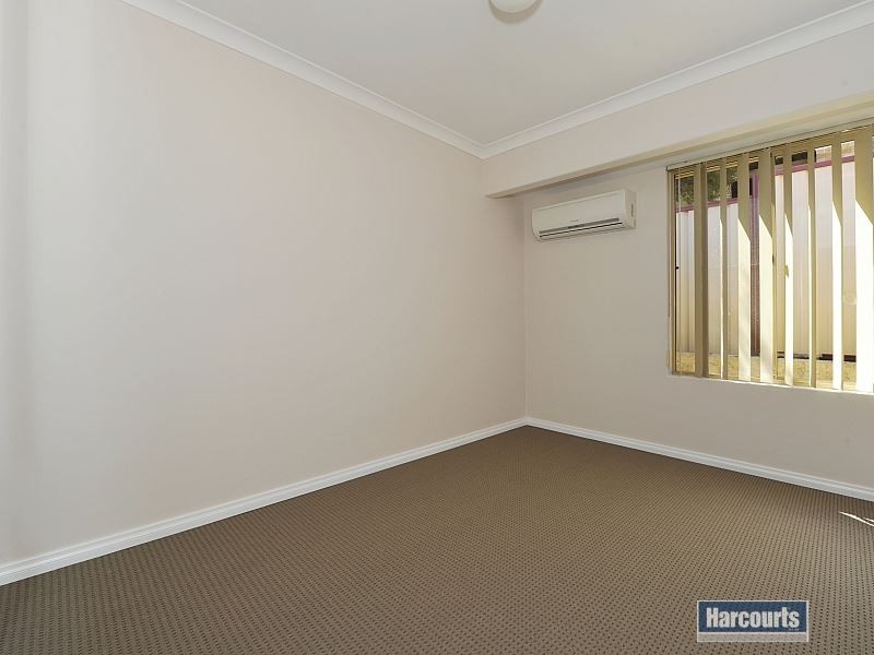 15 Berrigan Row, Halls Head WA 6210