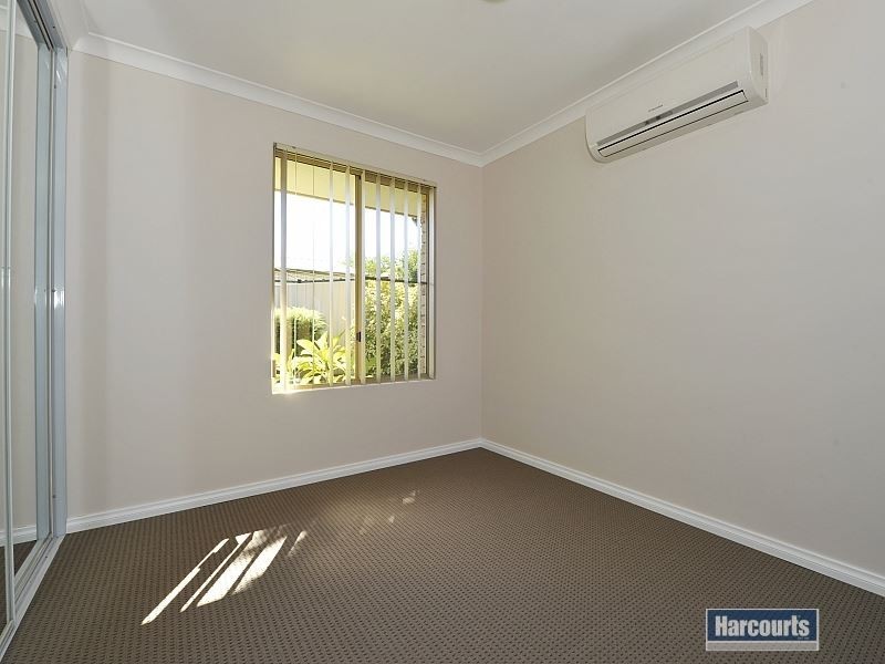 15 Berrigan Row, Halls Head WA 6210