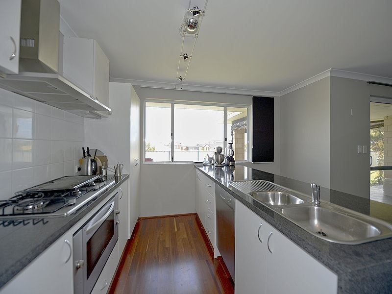 22 Sequin Close, Meadow Springs WA 6210