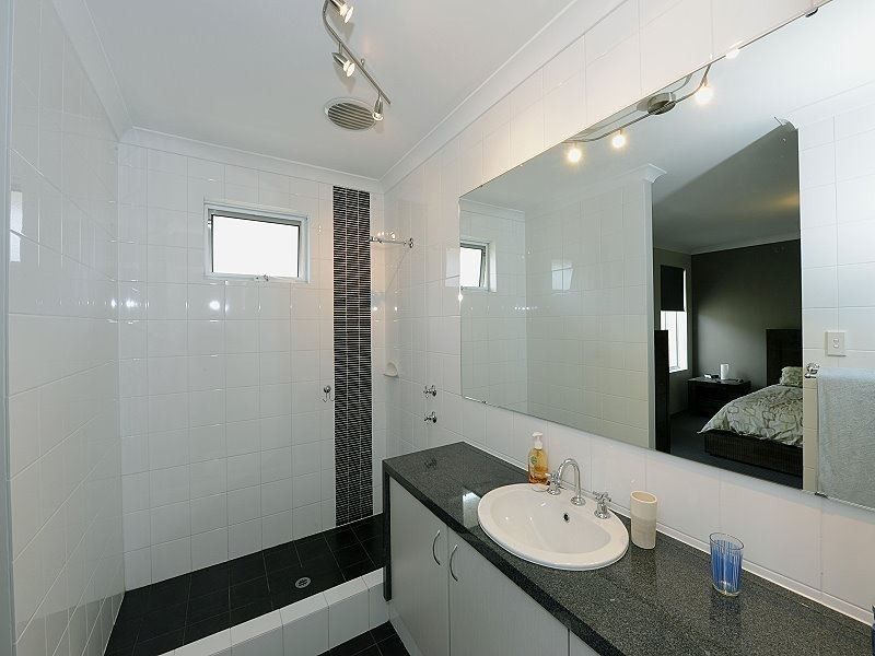 22 Sequin Close, Meadow Springs WA 6210