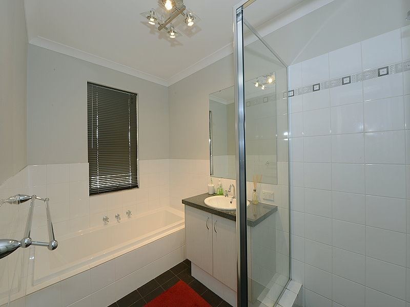 22 Sequin Close, Meadow Springs WA 6210