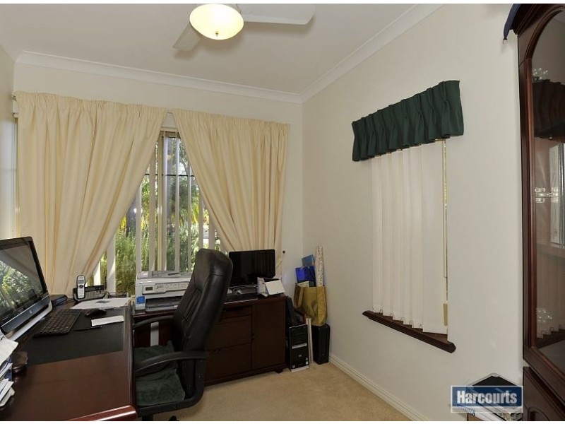 6 Kingscote Place, Greenfields WA 6210