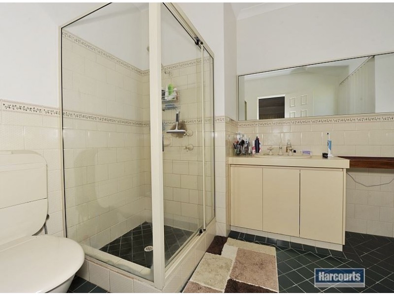 6 Kingscote Place, Greenfields WA 6210