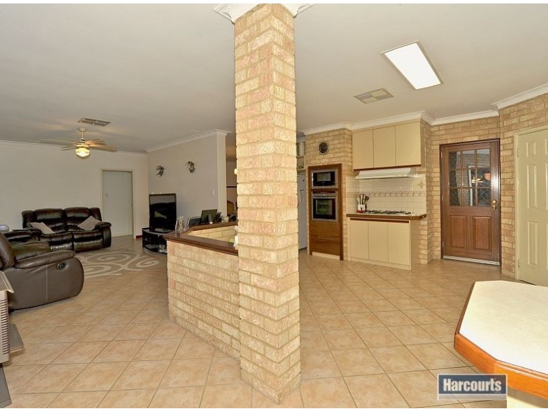 6 Kingscote Place, Greenfields WA 6210