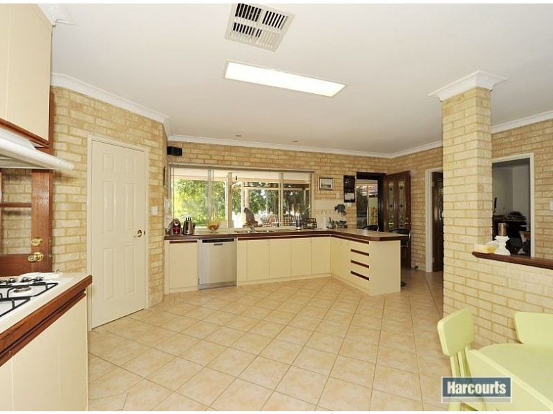 6 Kingscote Place, Greenfields WA 6210