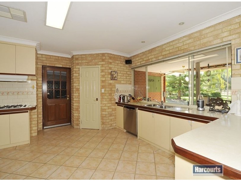 6 Kingscote Place, Greenfields WA 6210