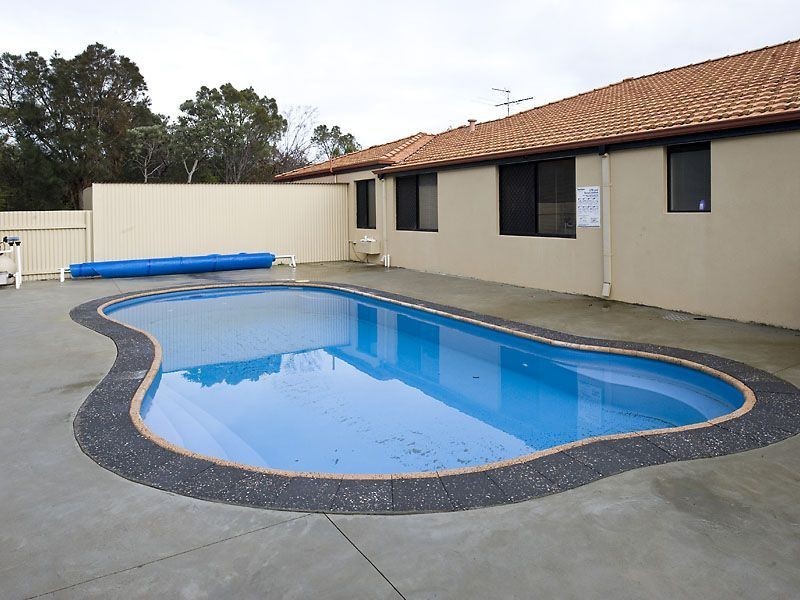 77 Greenwood Way, Barragup WA 6209