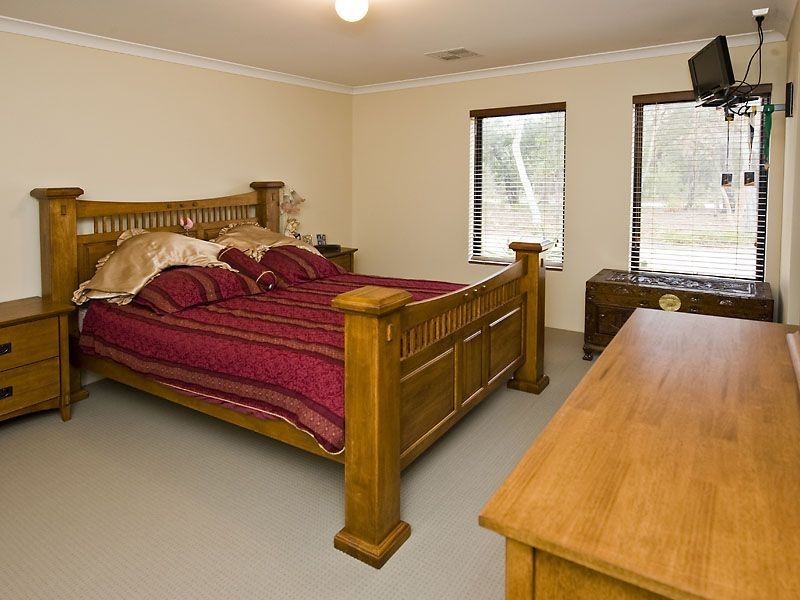 77 Greenwood Way, Barragup WA 6209