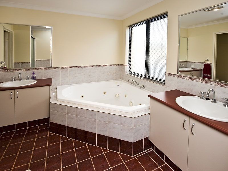 77 Greenwood Way, Barragup WA 6209